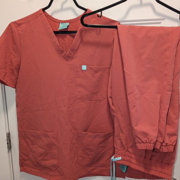 Scrubs - Picture 2 of 2